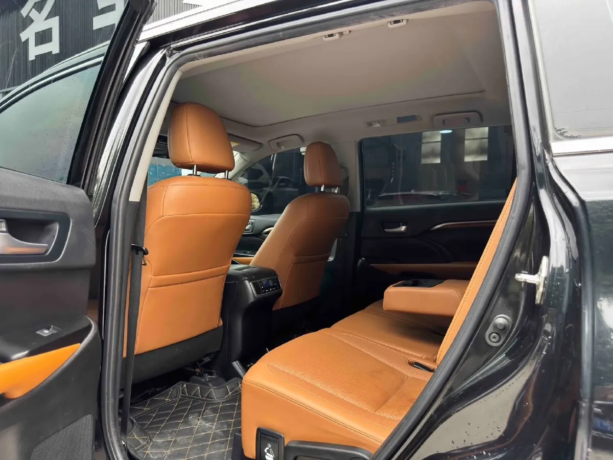 2020 Toyota Highlander 2.0T 220HP L4 6AT,autocango,china used car exporter,china ev exporter,chinese used car exporter,chinese used ev exporter