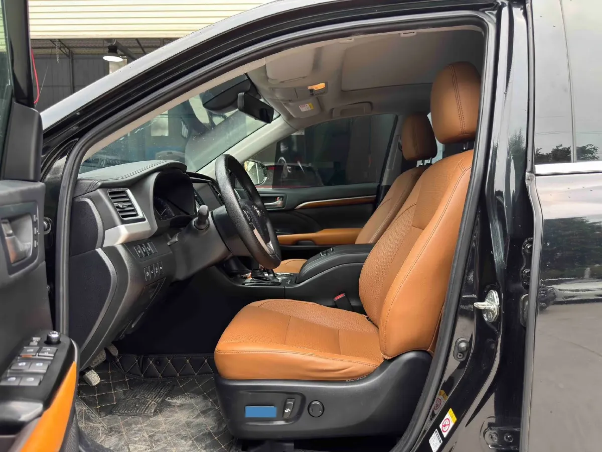 2020 Toyota Highlander 2.0T 220HP L4 6AT,autocango,china used car exporter,china ev exporter,chinese used car exporter,chinese used ev exporter