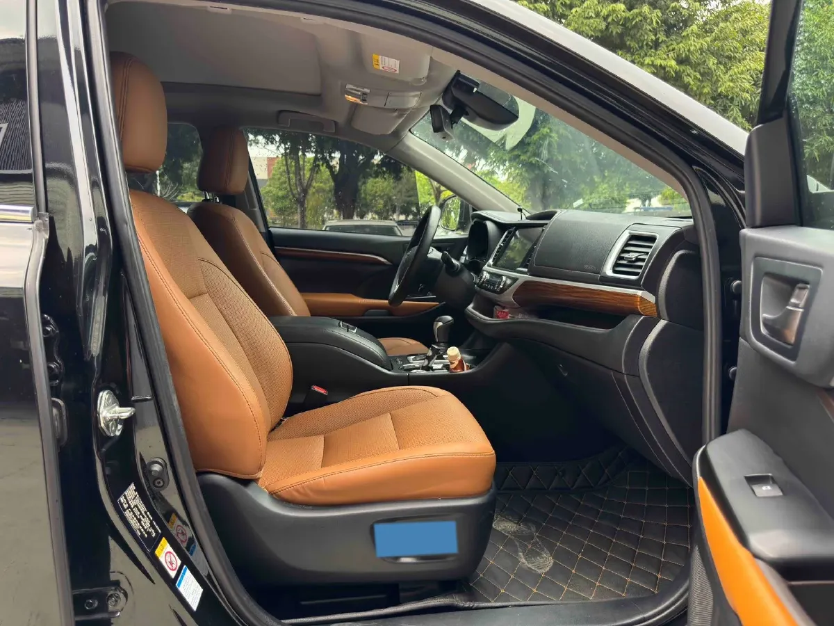 2020 Toyota Highlander 2.0T 220HP L4 6AT,autocango,china used car exporter,china ev exporter,chinese used car exporter,chinese used ev exporter
