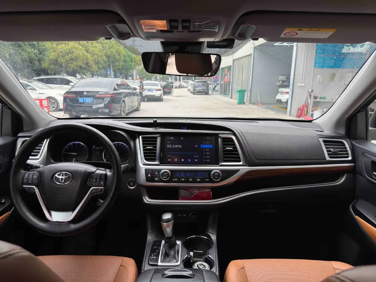 2020 Toyota Highlander 2.0T 220HP L4 6AT,autocango,china used car exporter,china ev exporter,chinese used car exporter,chinese used ev exporter