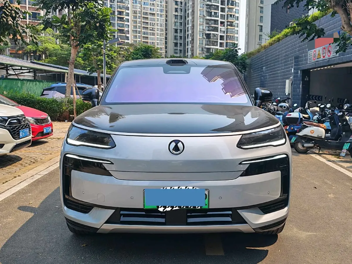 2025 Denza DenzaN9 2.0T 207HP L4 E-CVT PHEV,autocango,china used car exporter,china ev exporter,chinese used car exporter,chinese used ev exporter