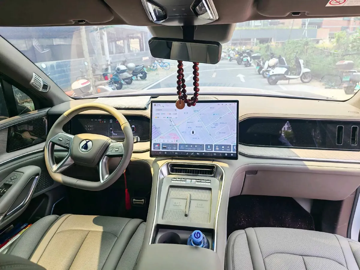 2025 Denza DenzaN9 2.0T 207HP L4 E-CVT PHEV,autocango,china used car exporter,china ev exporter,chinese used car exporter,chinese used ev exporter