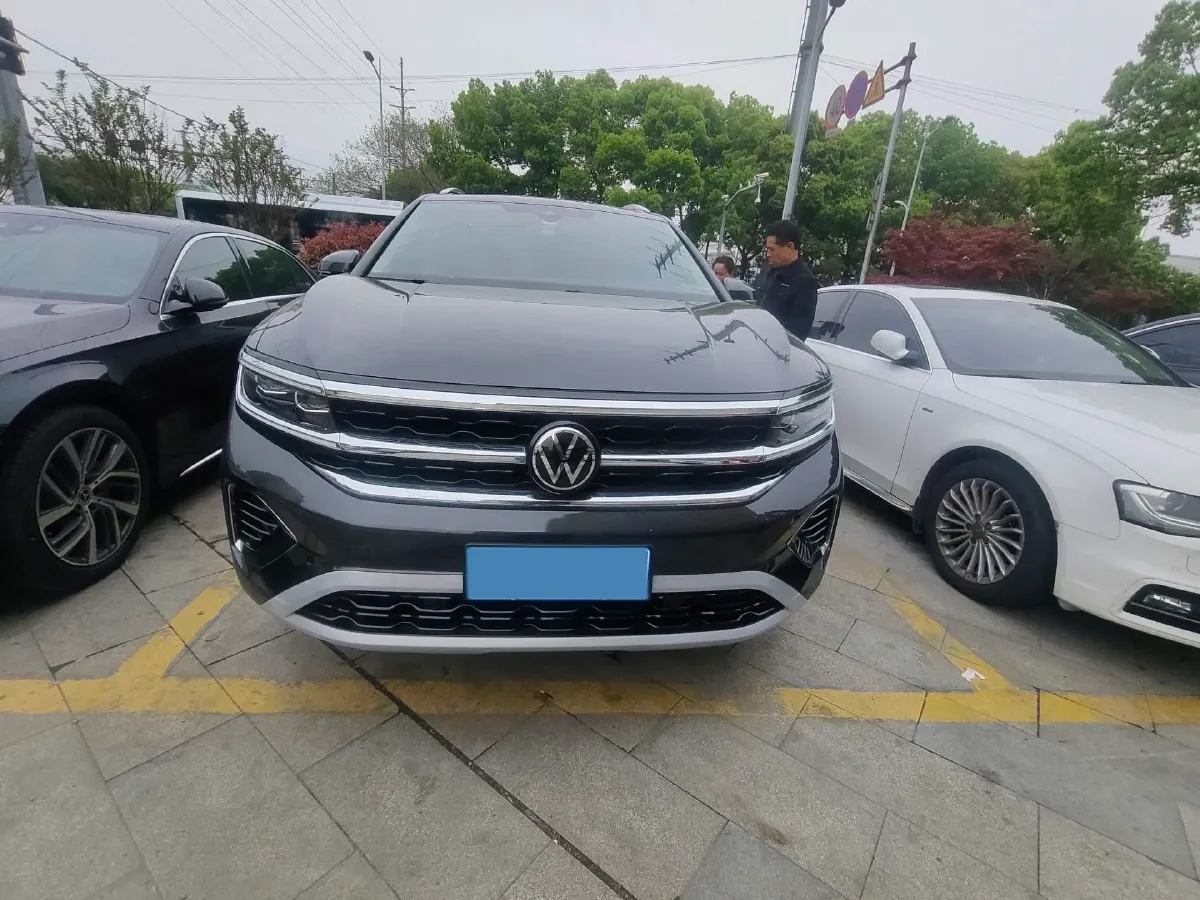 2021 Volkswagen Talagon 2.0T 220HP L4 7DCT,autocango,china used car exporter,china ev exporter,chinese used car exporter,chinese used ev exporter