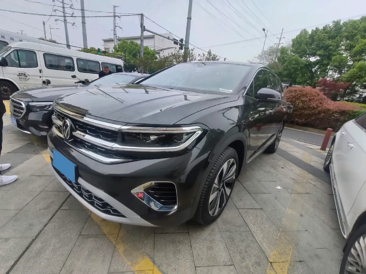 2021 Volkswagen Talagon 2.0T 220HP L4 7DCT,autocango,china used car exporter,china ev exporter,chinese used car exporter,chinese used ev exporter