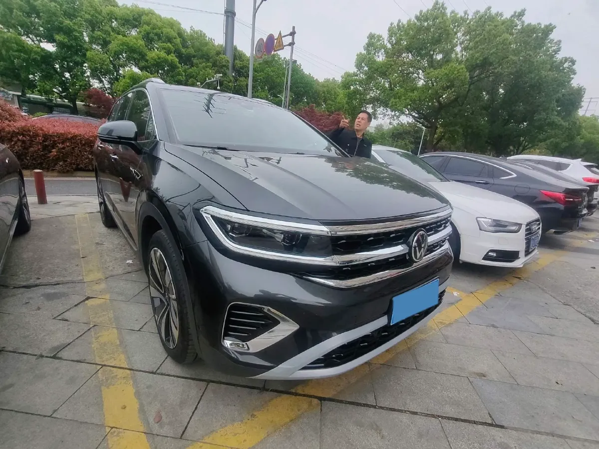 2021 Volkswagen Talagon 2.0T 220HP L4 7DCT,autocango,china used car exporter,china ev exporter,chinese used car exporter,chinese used ev exporter