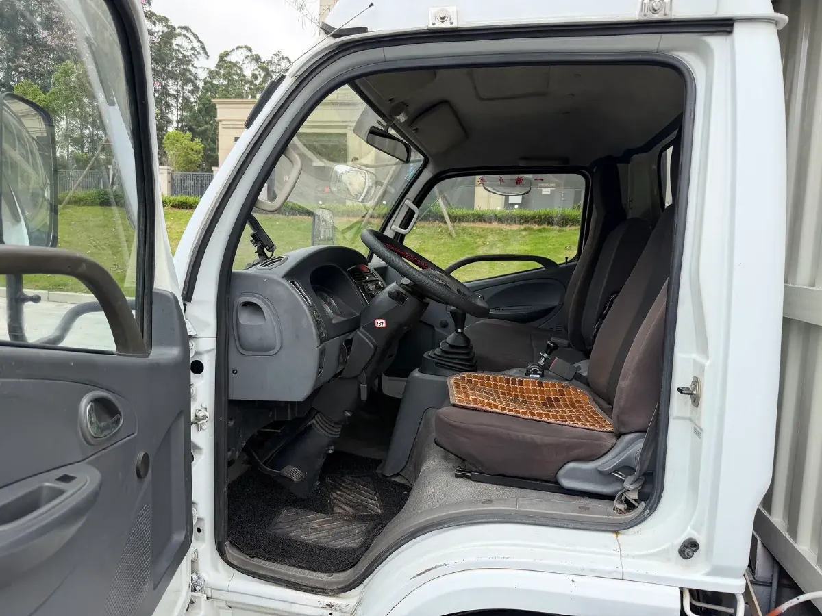 2026 Yuejin ChaoYue H 6MT,autocango,china used car exporter,china ev exporter,chinese used car exporter,chinese used ev exporter