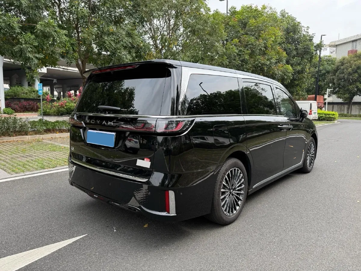 2026 Voyah Dream 1.5T 150HP L4 PHEV,autocango,china used car exporter,china ev exporter,chinese used car exporter,chinese used ev exporter