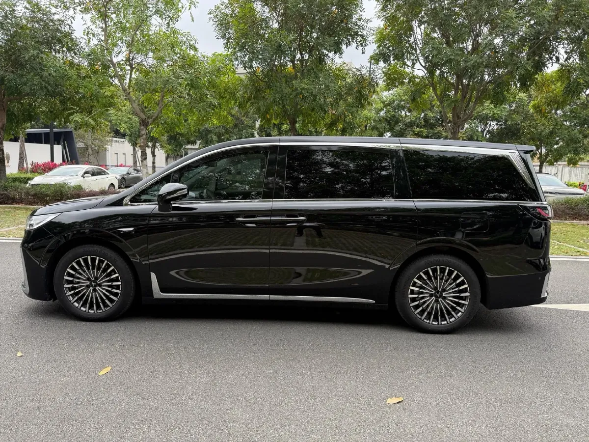 2026 Voyah Dream 1.5T 150HP L4 PHEV,autocango,china used car exporter,china ev exporter,chinese used car exporter,chinese used ev exporter