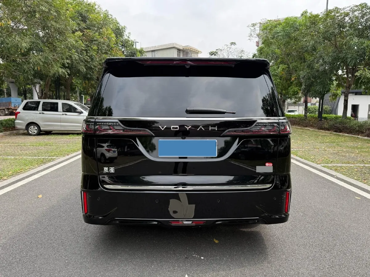 2026 Voyah Dream 1.5T 150HP L4 PHEV,autocango,china used car exporter,china ev exporter,chinese used car exporter,chinese used ev exporter