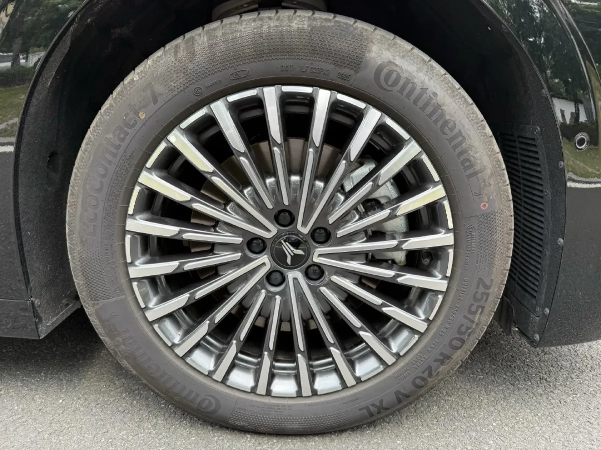 2026 Voyah Dream 1.5T 150HP L4 PHEV,autocango,china used car exporter,china ev exporter,chinese used car exporter,chinese used ev exporter