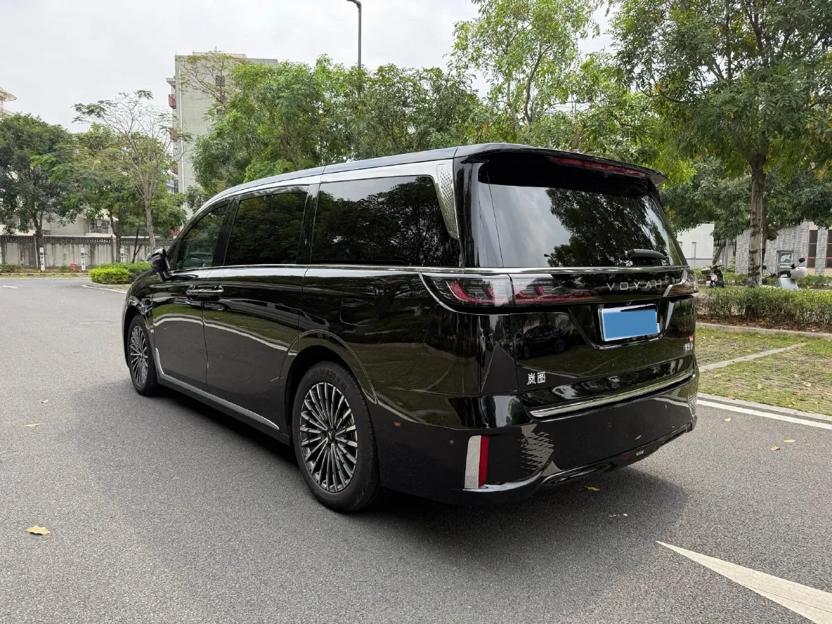 2026 Voyah Dream 1.5T 150HP L4 PHEV,autocango,china used car exporter,china ev exporter,chinese used car exporter,chinese used ev exporter