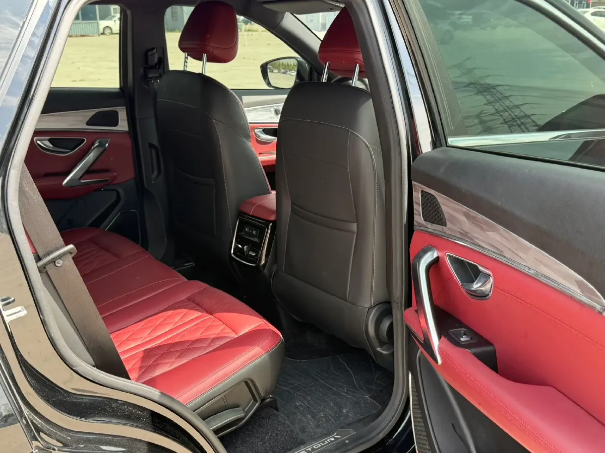 2023 ChangAn Oshan X7 Plus 1.5T 188HP L4 7DCT,autocango,china used car exporter,china ev exporter,chinese used car exporter,chinese used ev exporter