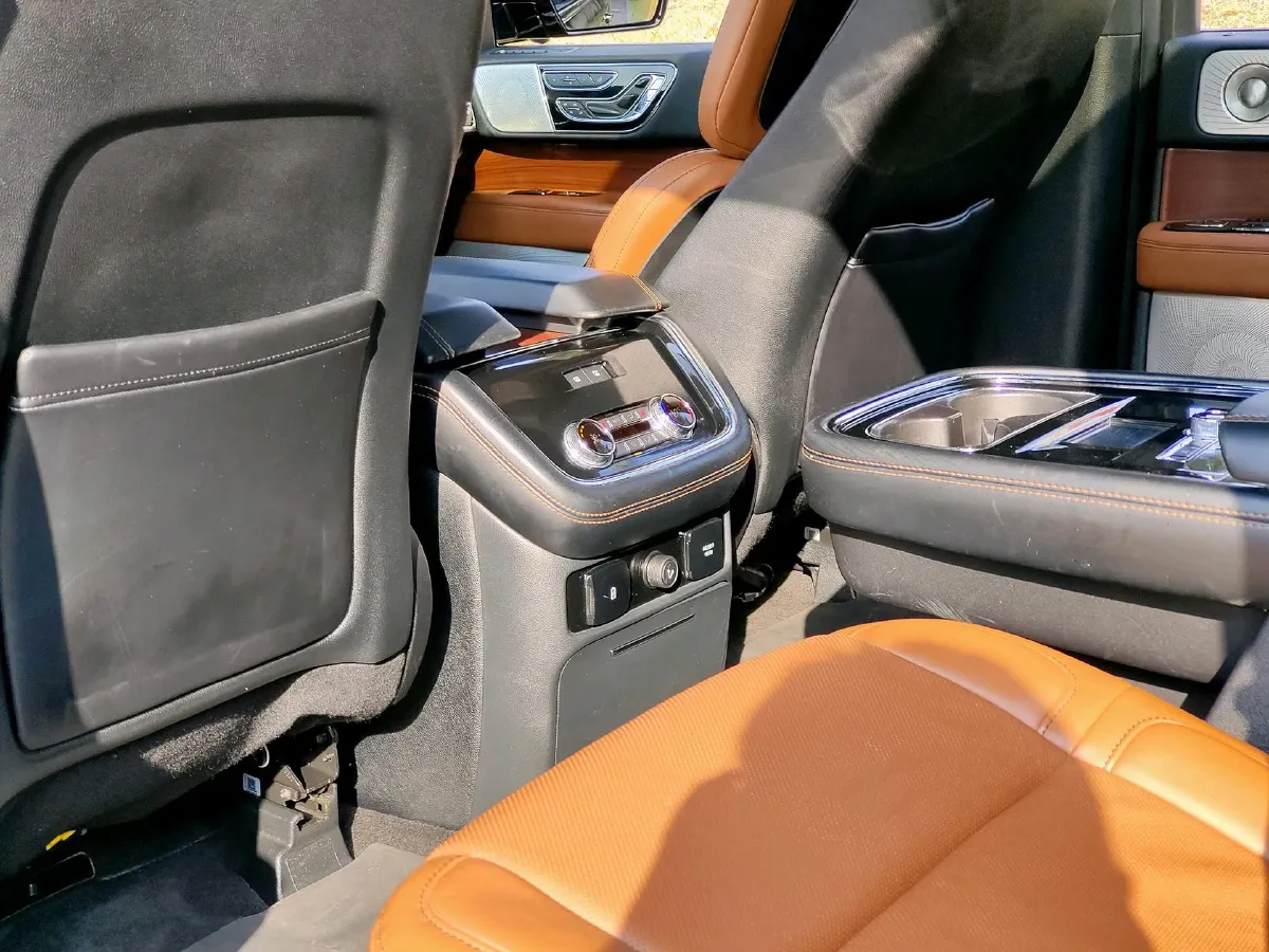 2020 Lincoln Navigator 3.5T 388HP V6 10AT,autocango,china used car exporter,china ev exporter,chinese used car exporter,chinese used ev exporter