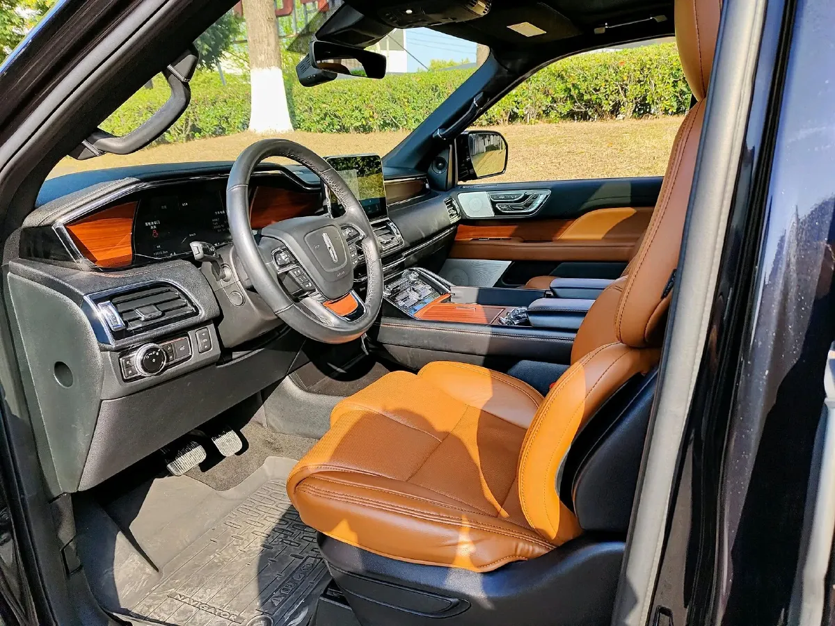 2020 Lincoln Navigator 3.5T 388HP V6 10AT,autocango,china used car exporter,china ev exporter,chinese used car exporter,chinese used ev exporter