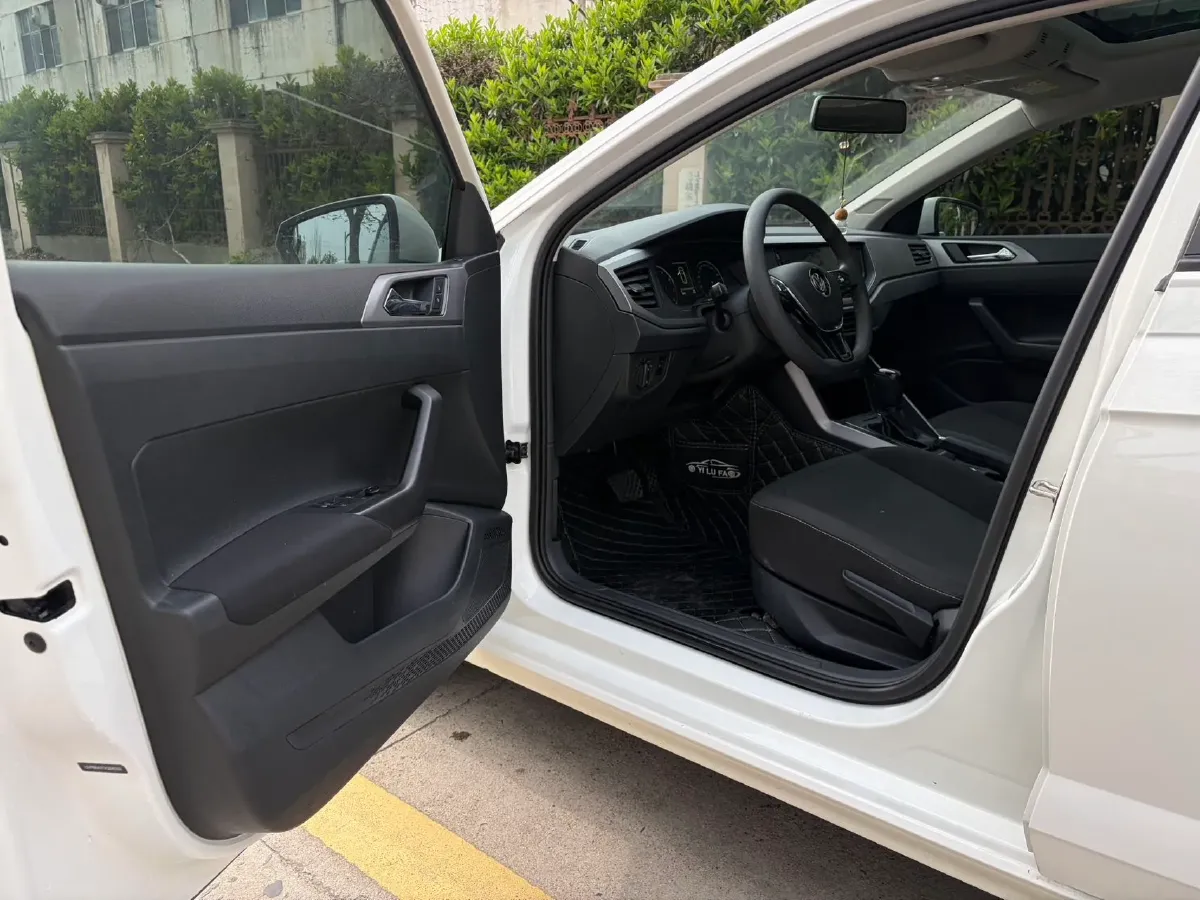2019 Volkswagen Polo 1.5L 113HP L4 6AT,autocango,china used car exporter,china ev exporter,chinese used car exporter,chinese used ev exporter
