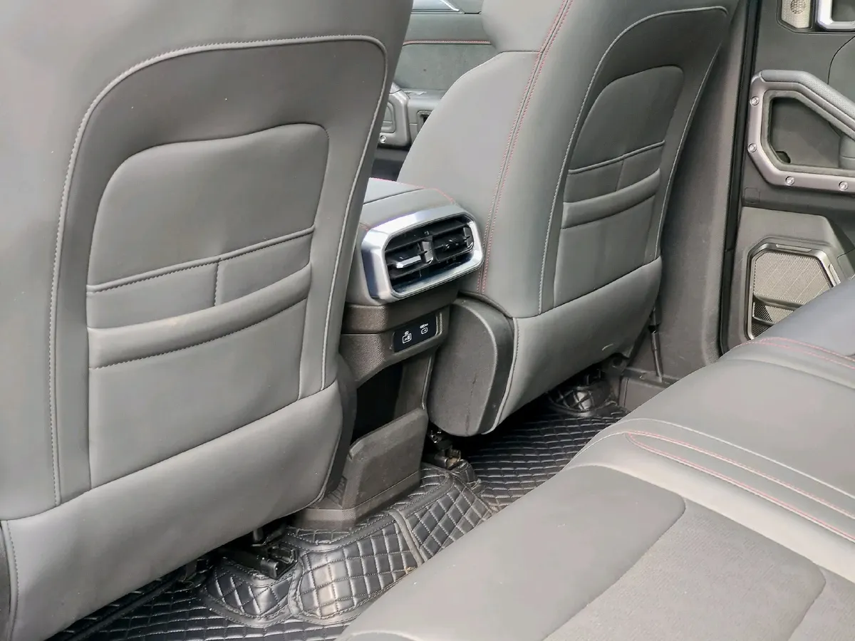 2023 Jetour Traveller 2.0T 254HP L4 7DCT,autocango,china used car exporter,china ev exporter,chinese used car exporter,chinese used ev exporter