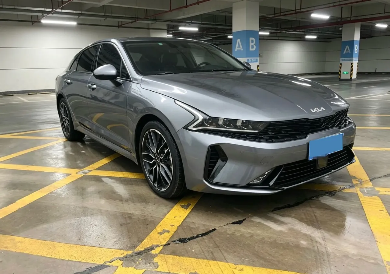 2021 Toyota Camry 2.0L 178HP L4 CVT,autocango,china used car exporter,china ev exporter,chinese used car exporter,chinese used ev exporter