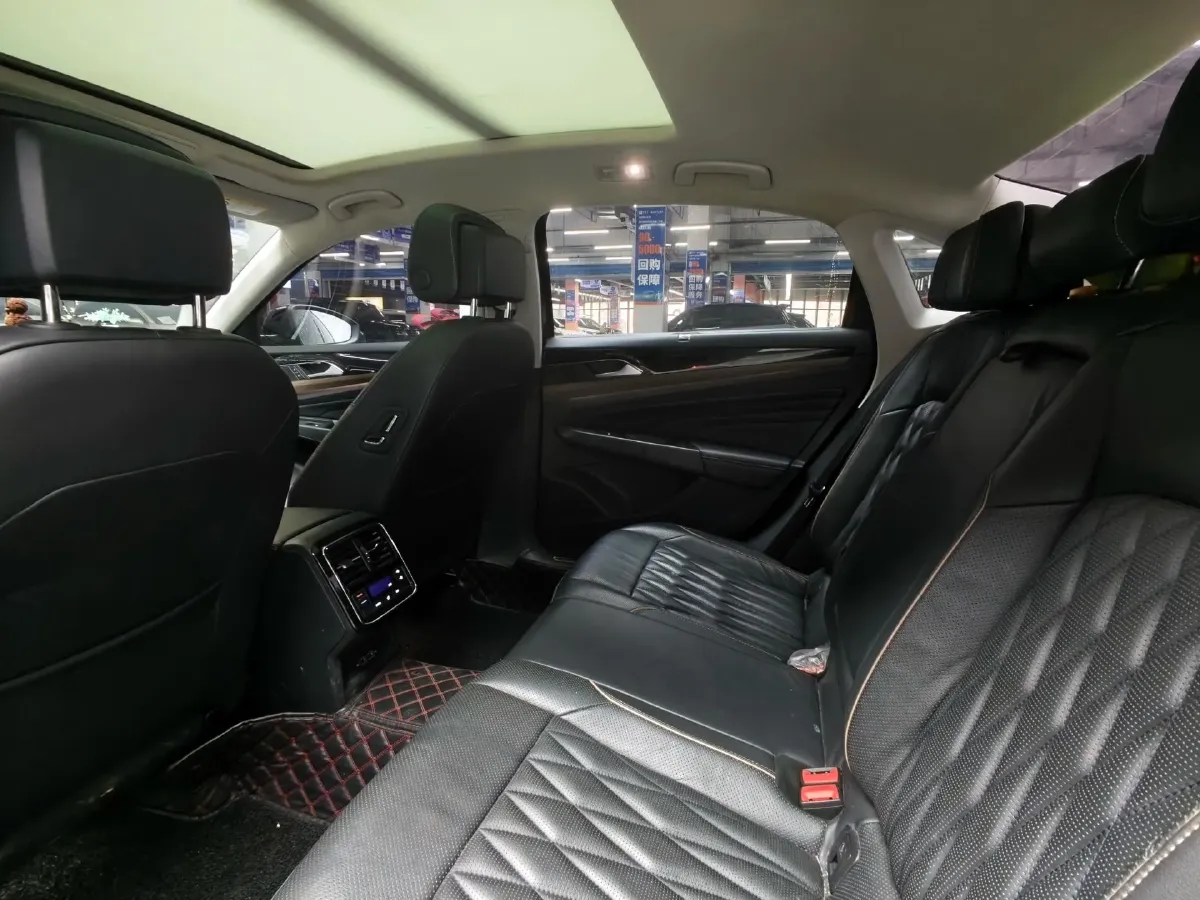 2019 Volvo V40 1.5T 152HP L4 6AT,autocango,china used car exporter,china ev exporter,chinese used car exporter,chinese used ev exporter