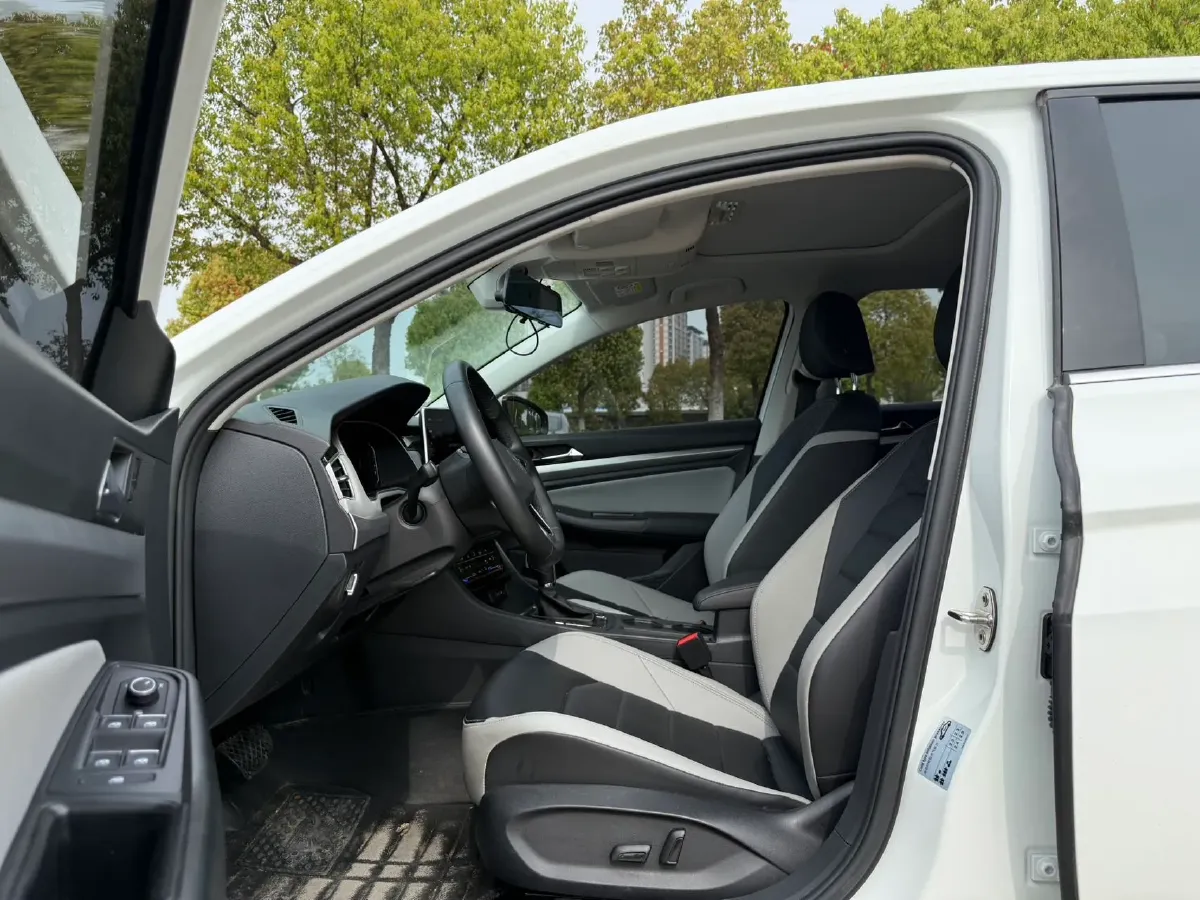 2023 Volkswagen Bora 1.5T 160HP L4 7DCT,autocango,china used car exporter,china ev exporter,chinese used car exporter,chinese used ev exporter