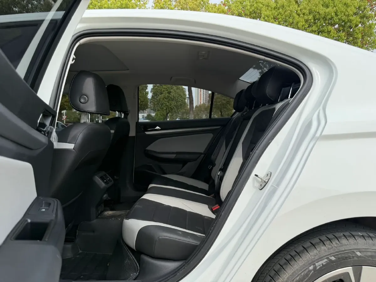 2023 Volkswagen Bora 1.5T 160HP L4 7DCT,autocango,china used car exporter,china ev exporter,chinese used car exporter,chinese used ev exporter