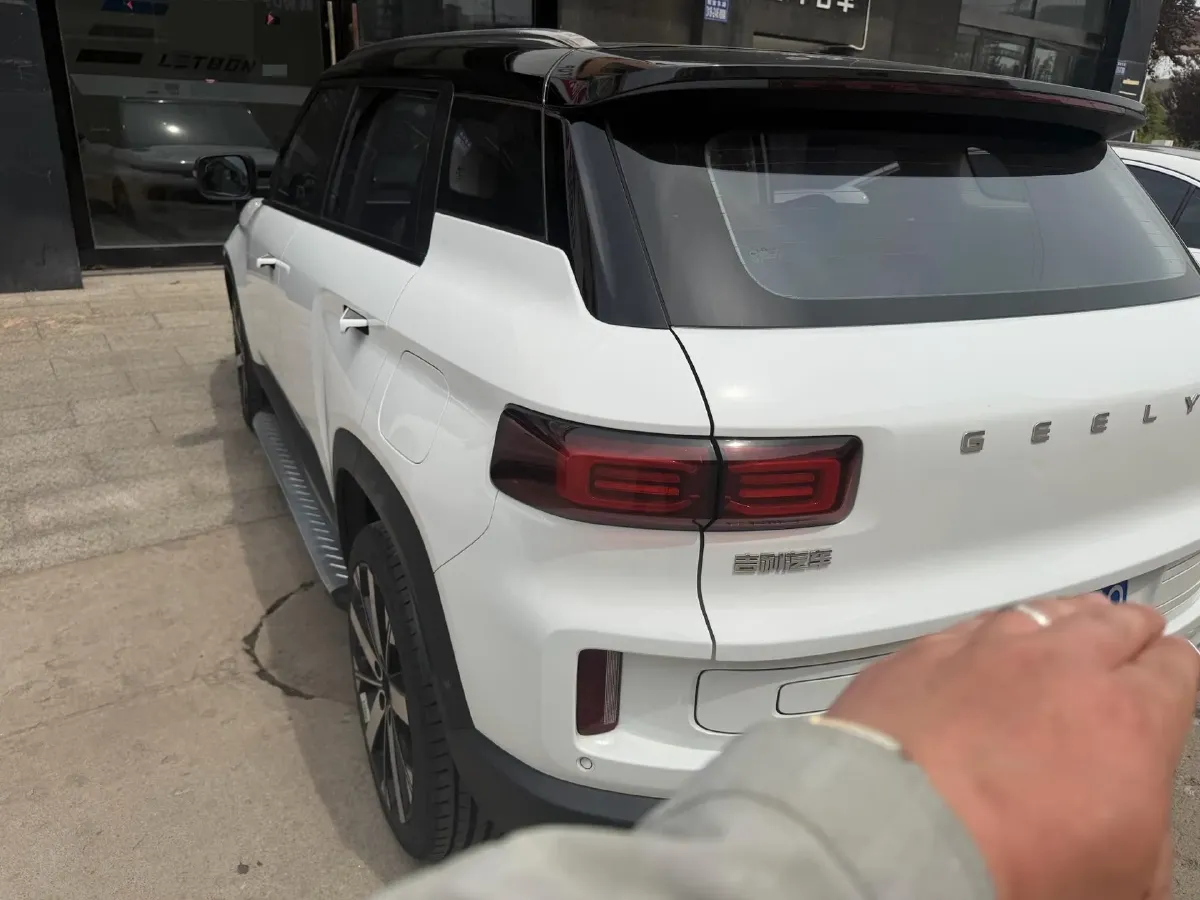 2023 Geely ICON 1.5T 181HP L4 7DCT,autocango,china used car exporter,china ev exporter,chinese used car exporter,chinese used ev exporter