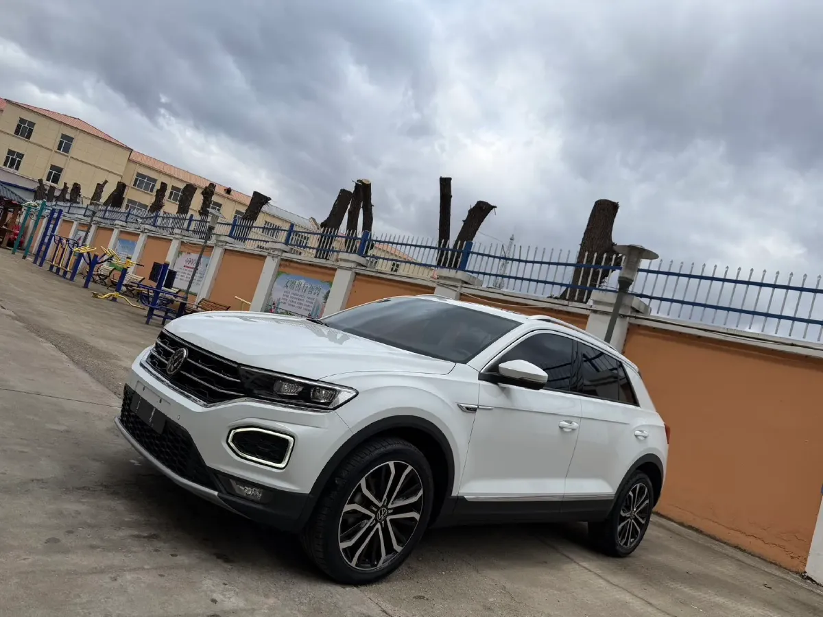 2022 Volkswagen T-Roc 1.4T 150HP L4 7DCT,autocango,china used car exporter,china ev exporter,chinese used car exporter,chinese used ev exporter