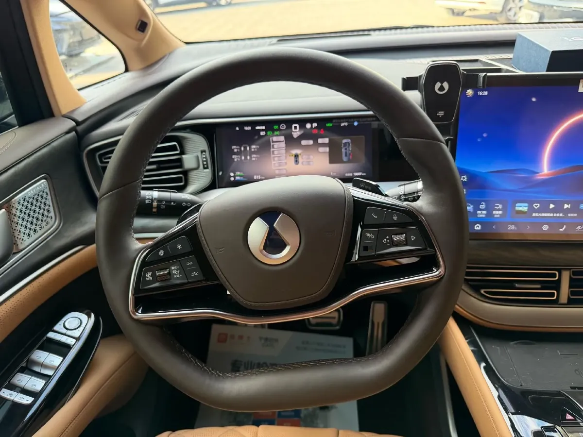 2025 Denza D9 1.5T 156HP L4 E-CVT PHEV 40KWH,autocango,china used car exporter,china ev exporter,chinese used car exporter,chinese used ev exporter