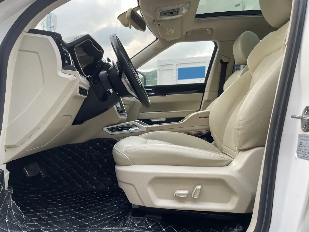 2017 Zotye T700 1.8T 177HP L4 6DCT,autocango,china used car exporter,china ev exporter,chinese used car exporter,chinese used ev exporter