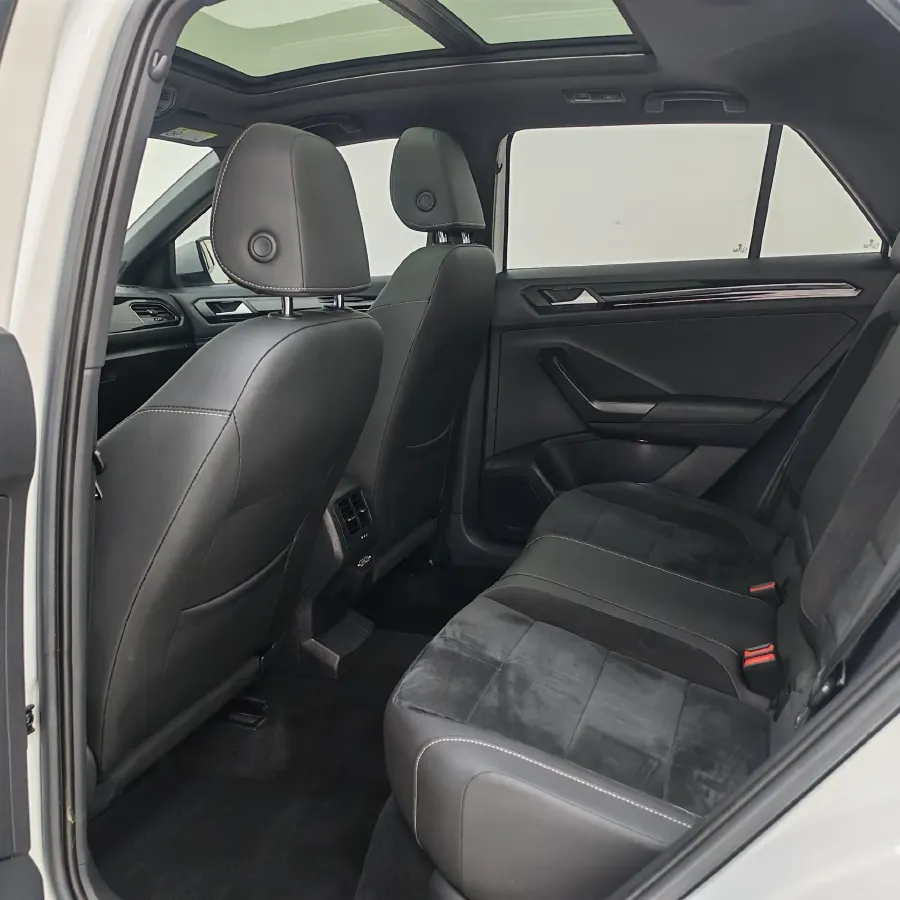 2021 Volkswagen T-Roc 1.4T 150HP L4 7DCT,autocango,china used car exporter,china ev exporter,chinese used car exporter,chinese used ev exporter