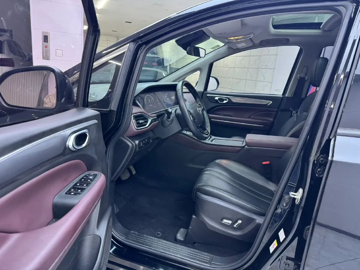 2021 GAC Trumpchi M6 1.5T 169HP L4 7DCT,autocango,china used car exporter,china ev exporter,chinese used car exporter,chinese used ev exporter