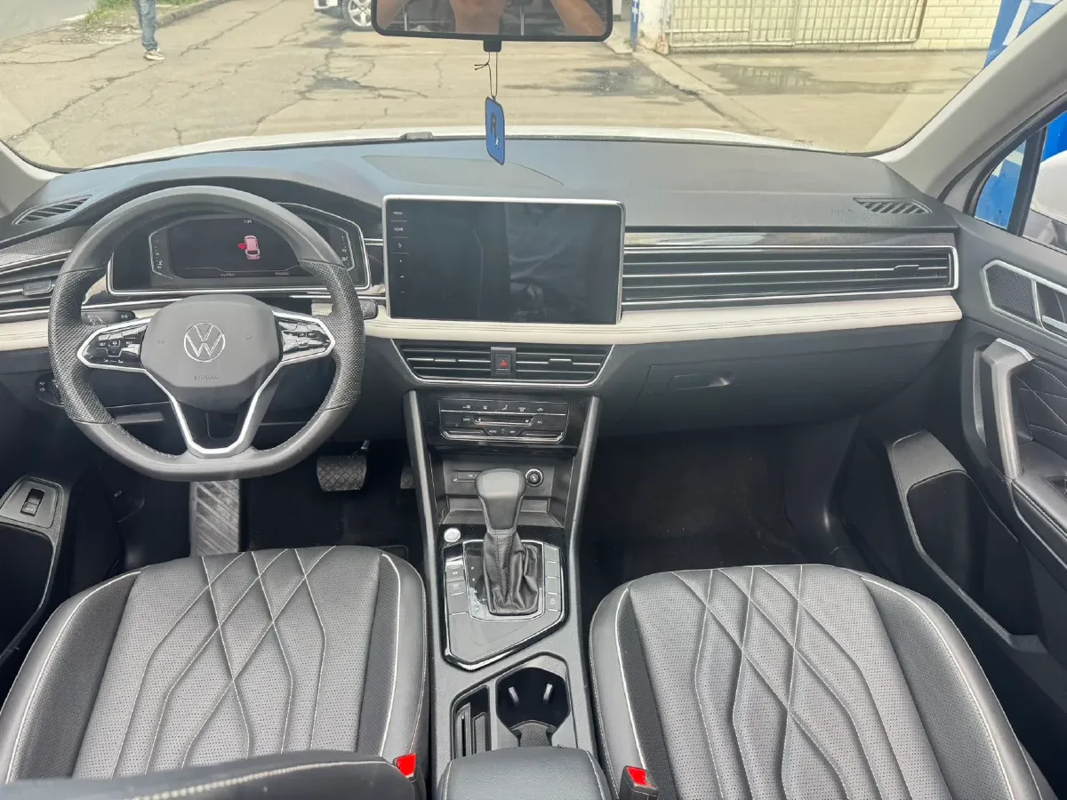 2023 Volkswagen Tiguan L 1.5T 160HP L4 7DCT,autocango,china used car exporter,china ev exporter,chinese used car exporter,chinese used ev exporter