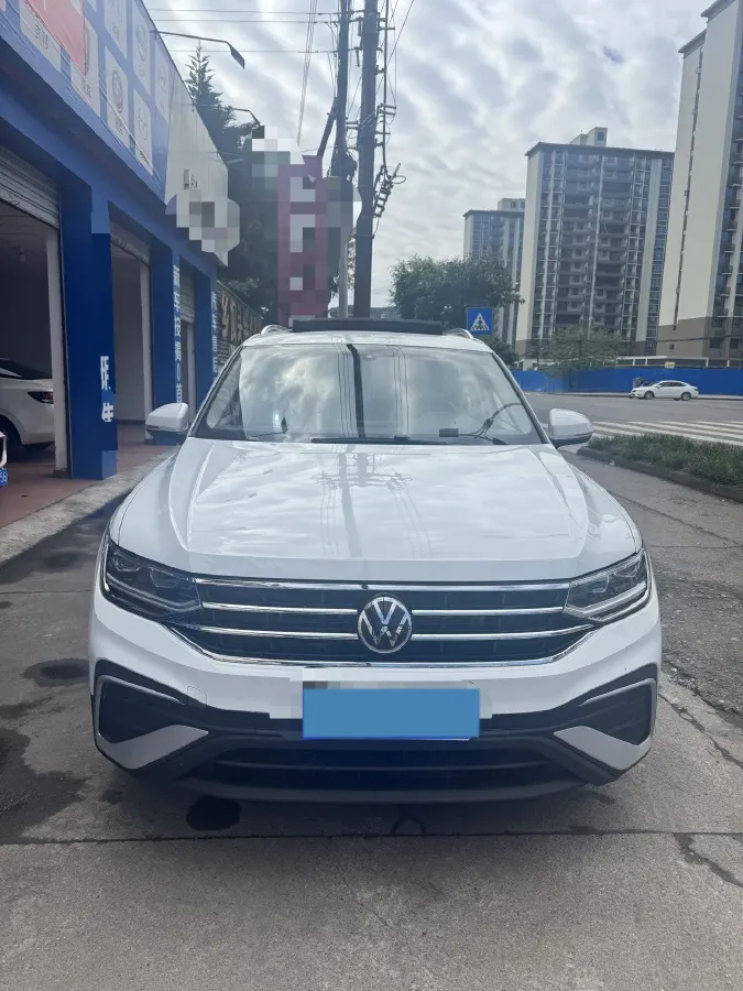 2023 Volkswagen Tiguan L 1.5T 160HP L4 7DCT,autocango,china used car exporter,china ev exporter,chinese used car exporter,chinese used ev exporter