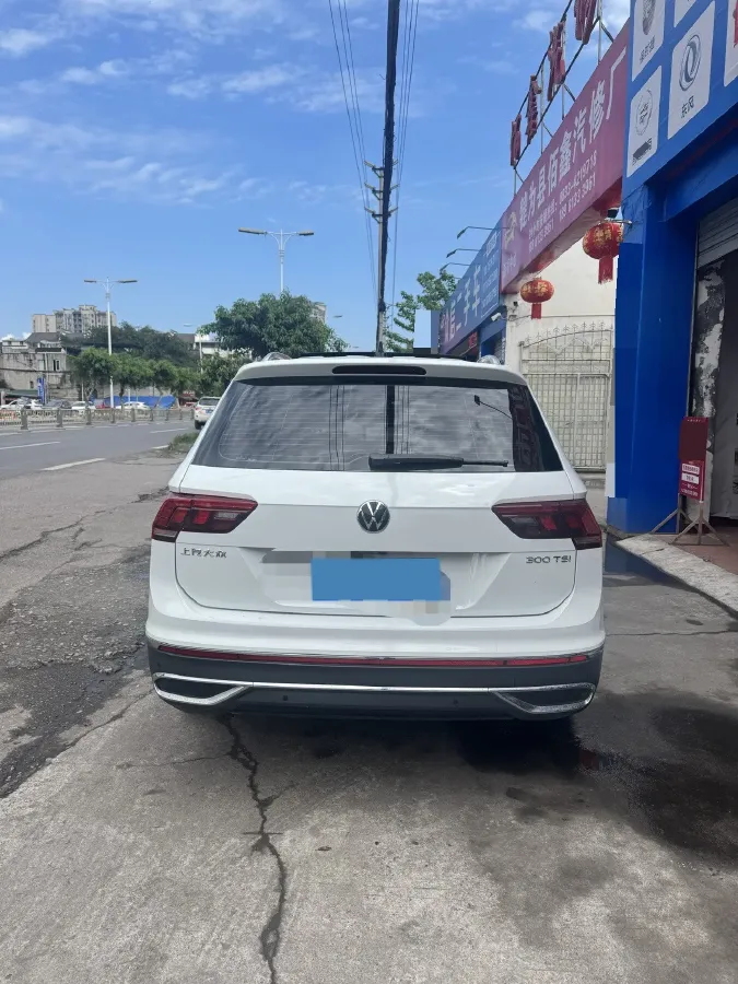 2023 Volkswagen Tiguan L 1.5T 160HP L4 7DCT,autocango,china used car exporter,china ev exporter,chinese used car exporter,chinese used ev exporter