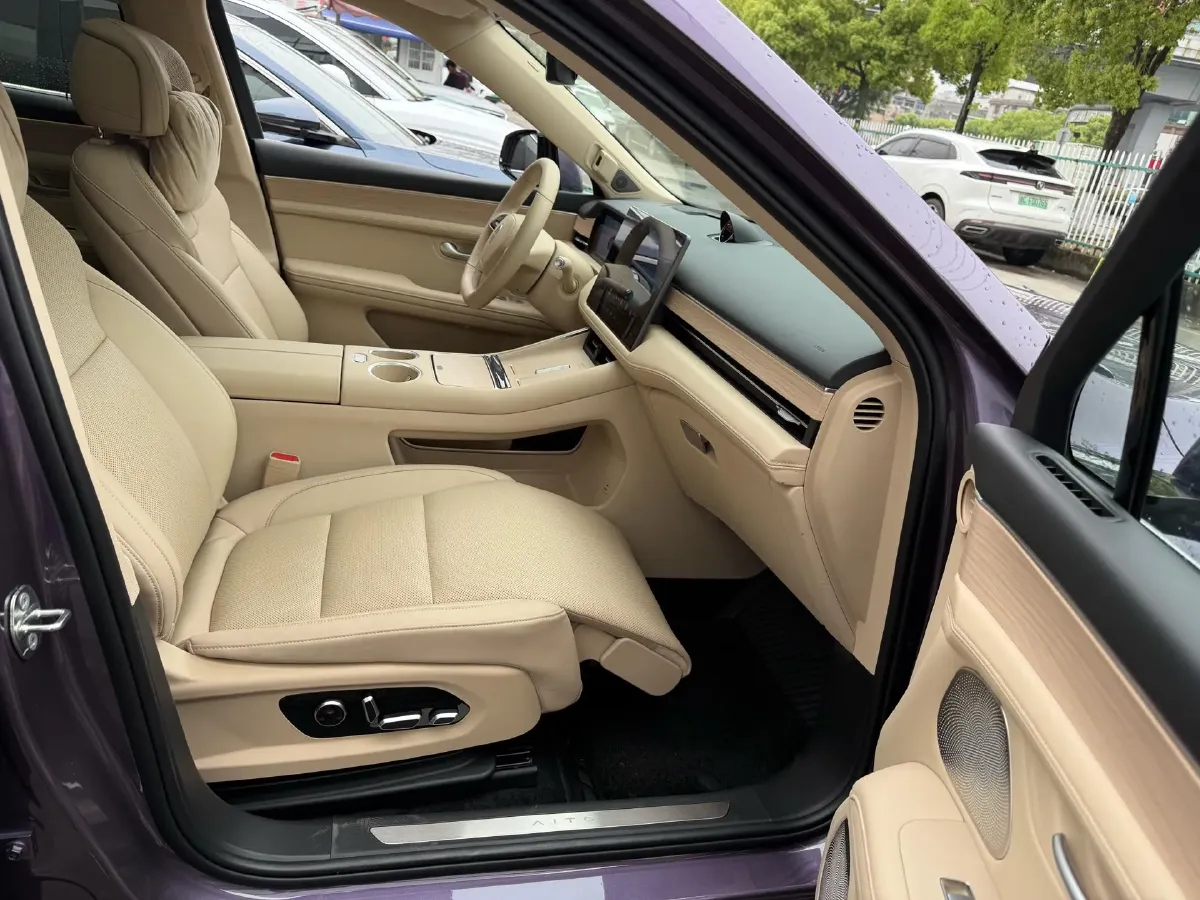 2025 AITO AITO M5 1.5T 152HP L4 REEV 42KWH,autocango,china used car exporter,china ev exporter,chinese used car exporter,chinese used ev exporter