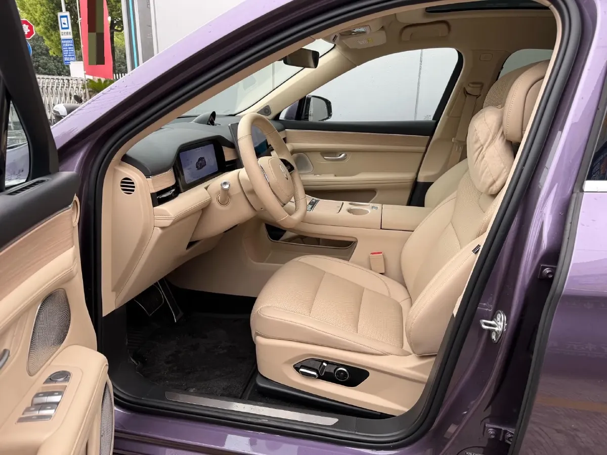 2025 AITO AITO M5 1.5T 152HP L4 REEV 42KWH,autocango,china used car exporter,china ev exporter,chinese used car exporter,chinese used ev exporter