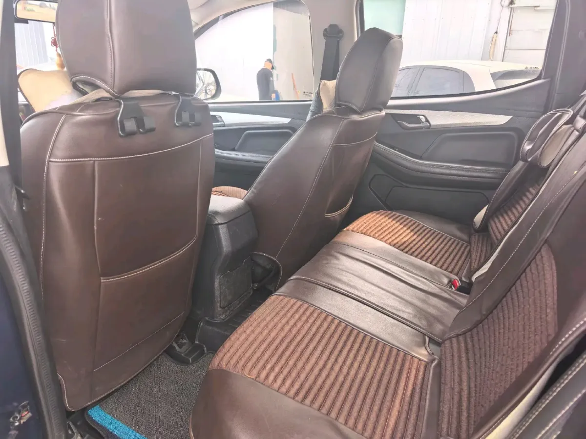 2022 Isuzu RE-MAX Jim 2.8T 120HP L4 5MT,autocango,china used car exporter,china ev exporter,chinese used car exporter,chinese used ev exporter