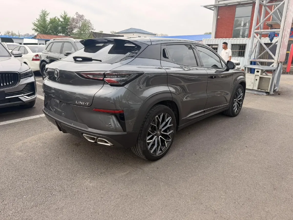 2022 ChangAn UNI-T 1.5T 188HP L4 7DCT,autocango,china used car exporter,china ev exporter,chinese used car exporter,chinese used ev exporter