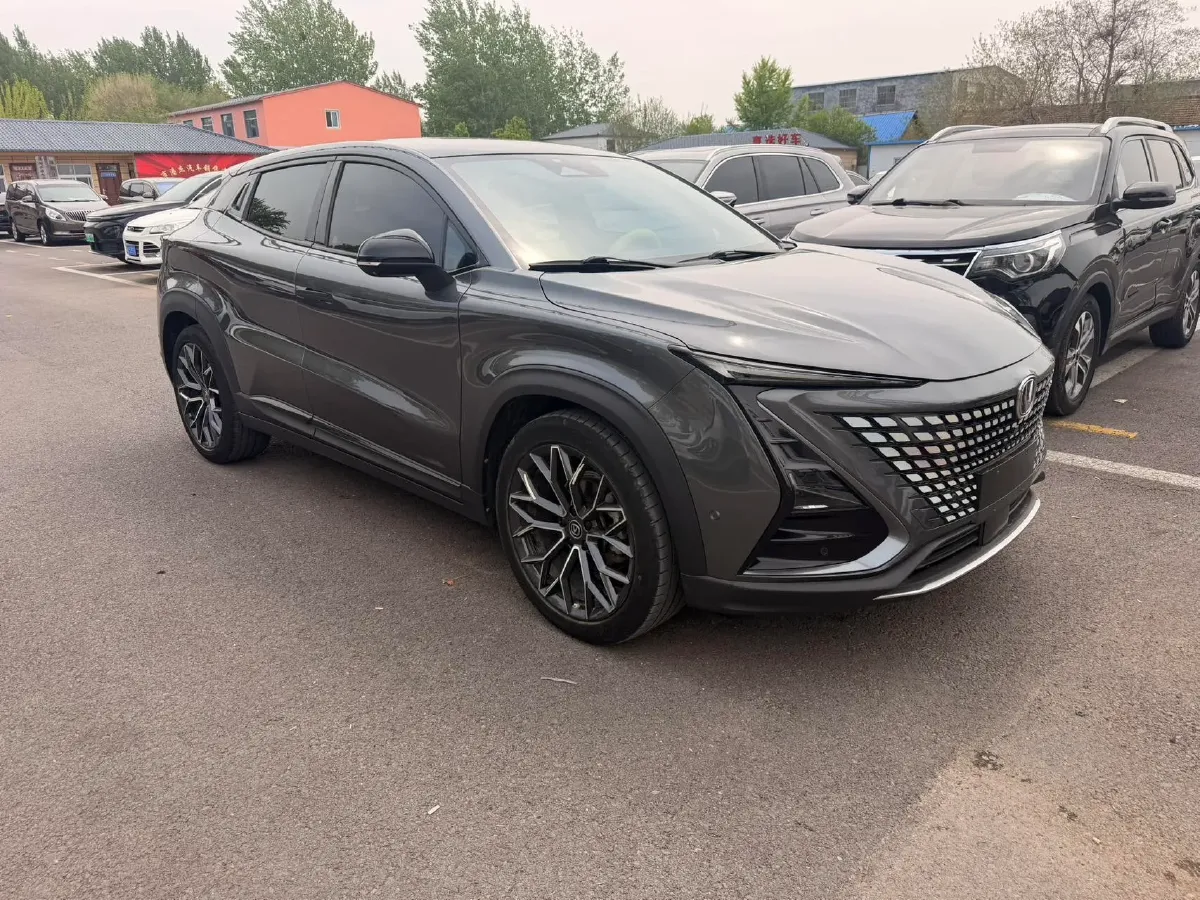 2022 ChangAn UNI-T 1.5T 188HP L4 7DCT,autocango,china used car exporter,china ev exporter,chinese used car exporter,chinese used ev exporter