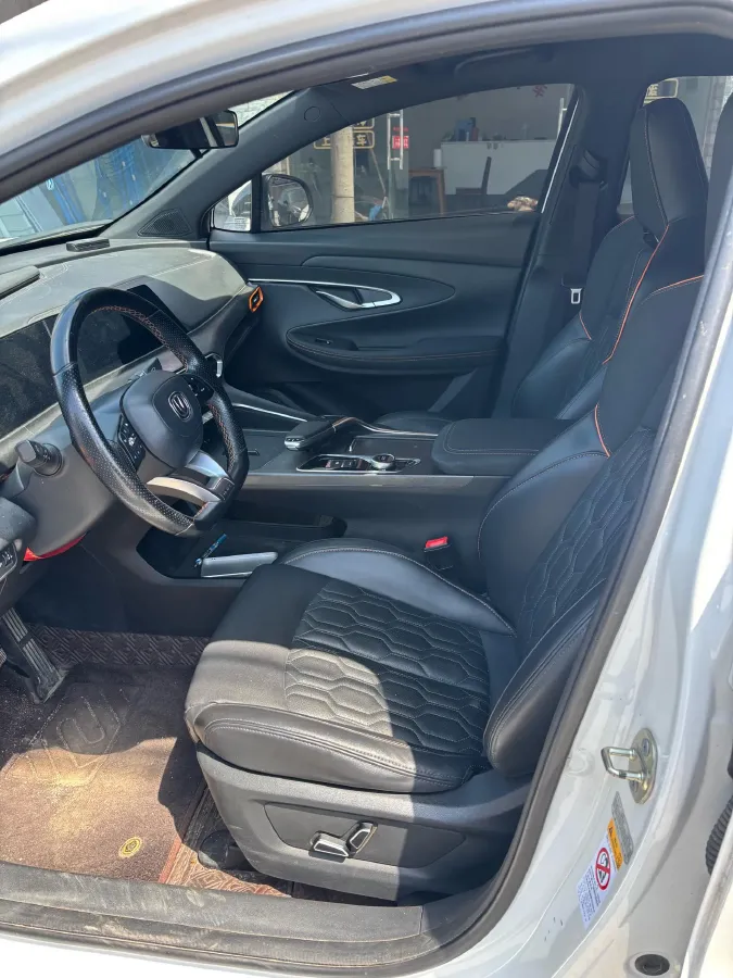 2022 ChangAn UNI-T 1.5T 188HP L4 7DCT,autocango,china used car exporter,china ev exporter,chinese used car exporter,chinese used ev exporter