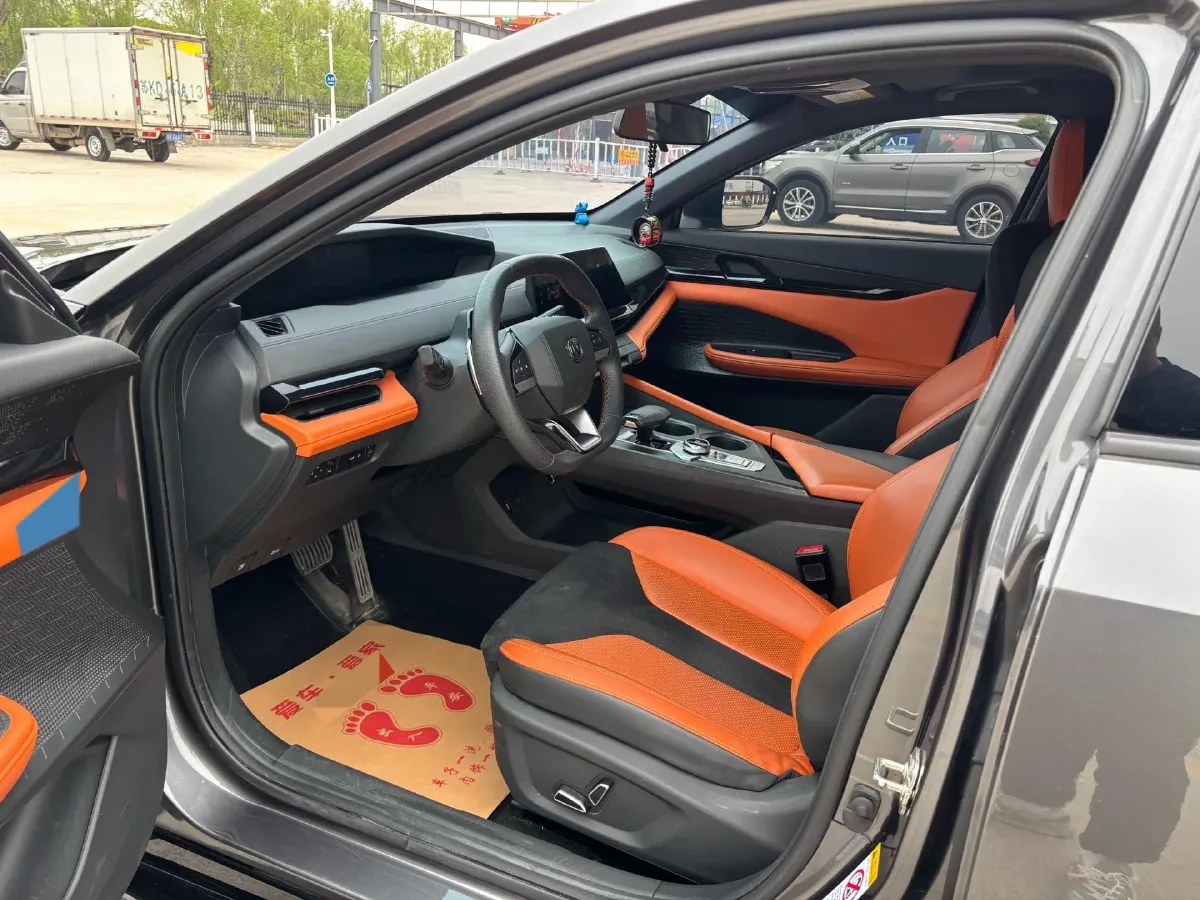 2023 ChangAn UNI-V 1.5T 188HP L4 7DCT,autocango,china used car exporter,china ev exporter,chinese used car exporter,chinese used ev exporter