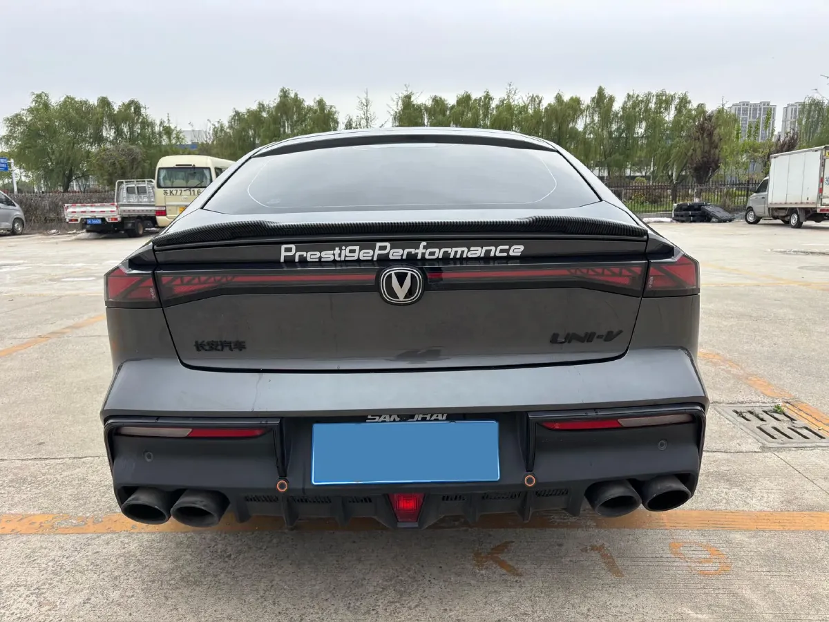 2023 ChangAn UNI-V 1.5T 188HP L4 7DCT,autocango,china used car exporter,china ev exporter,chinese used car exporter,chinese used ev exporter