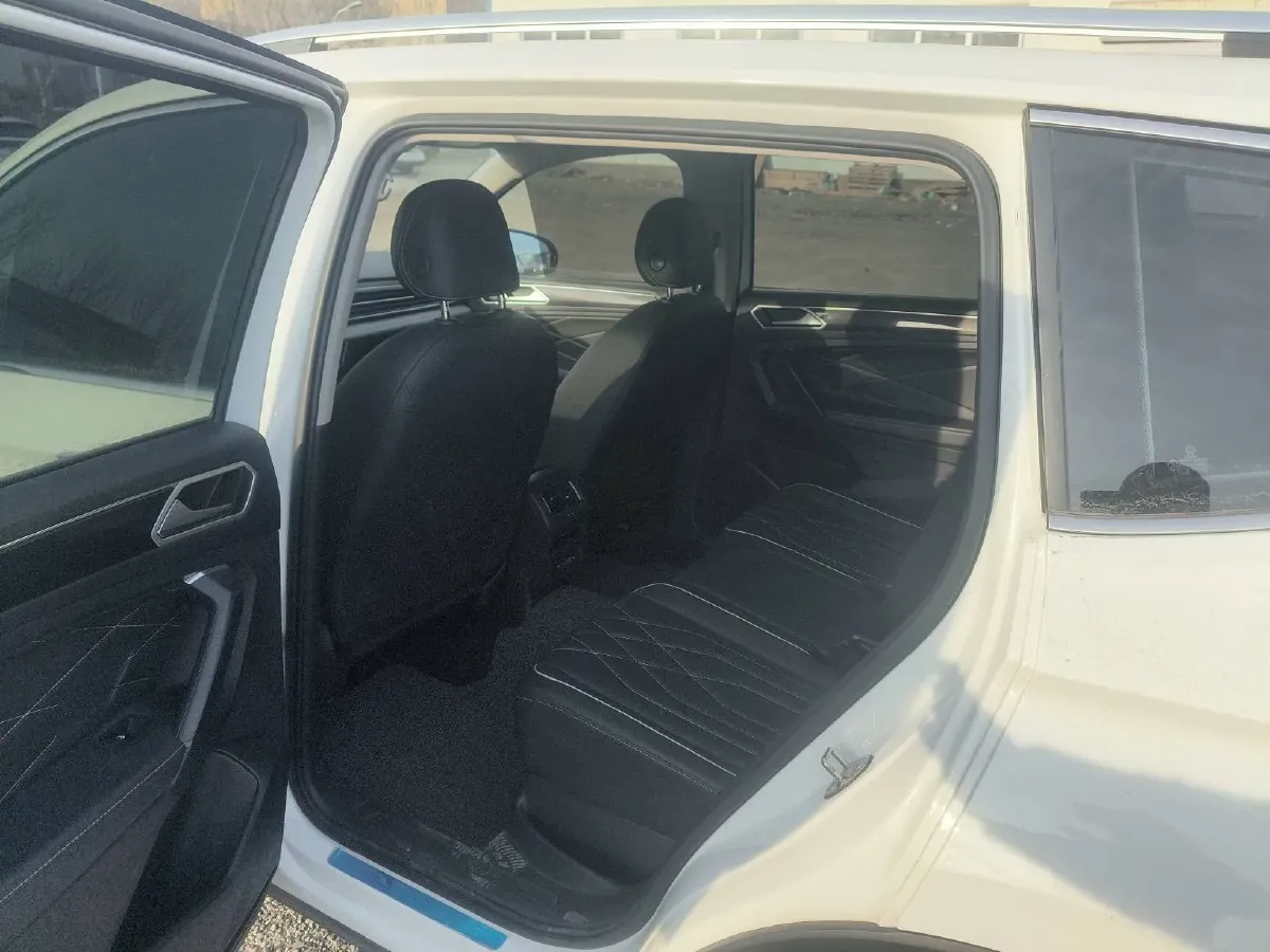 2023 Volkswagen Tiguan L 1.5T 160HP L4 7DCT,autocango,china used car exporter,china ev exporter,chinese used car exporter,chinese used ev exporter