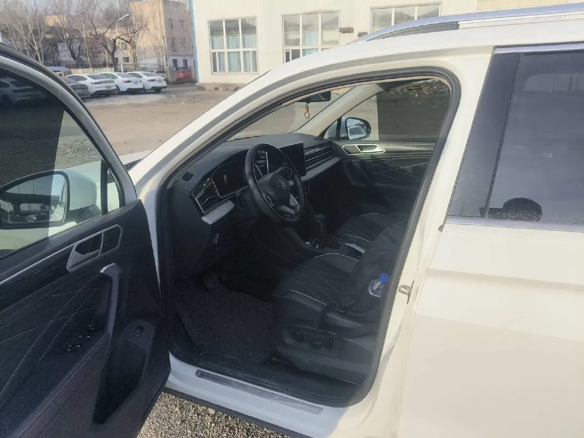 2023 Volkswagen Tiguan L 1.5T 160HP L4 7DCT,autocango,china used car exporter,china ev exporter,chinese used car exporter,chinese used ev exporter