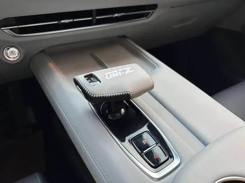 2025 ChangAn UNI-Z 1.5T 188HP L4 7DCT,autocango,china used car exporter,china ev exporter,chinese used car exporter,chinese used ev exporter