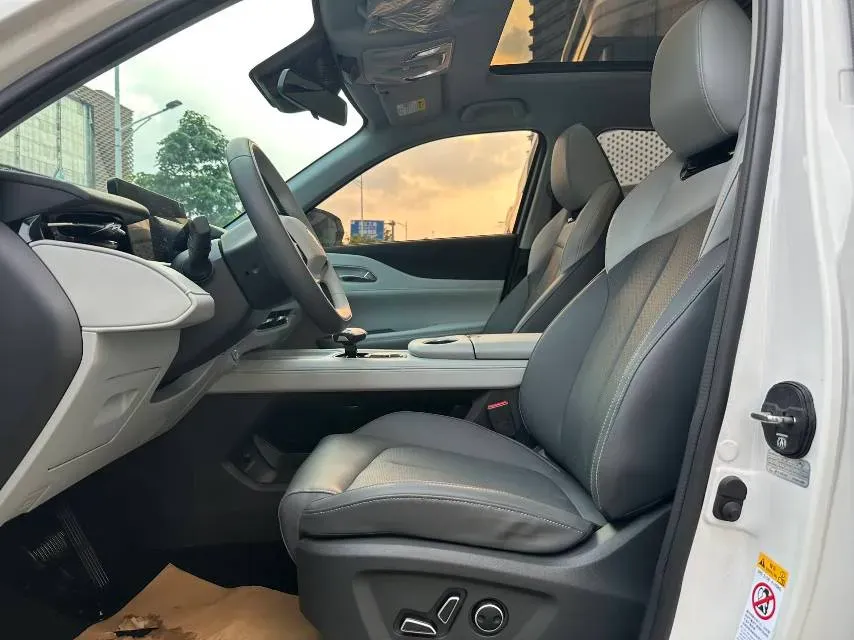 2025 ChangAn UNI-Z 1.5T 188HP L4 7DCT,autocango,china used car exporter,china ev exporter,chinese used car exporter,chinese used ev exporter