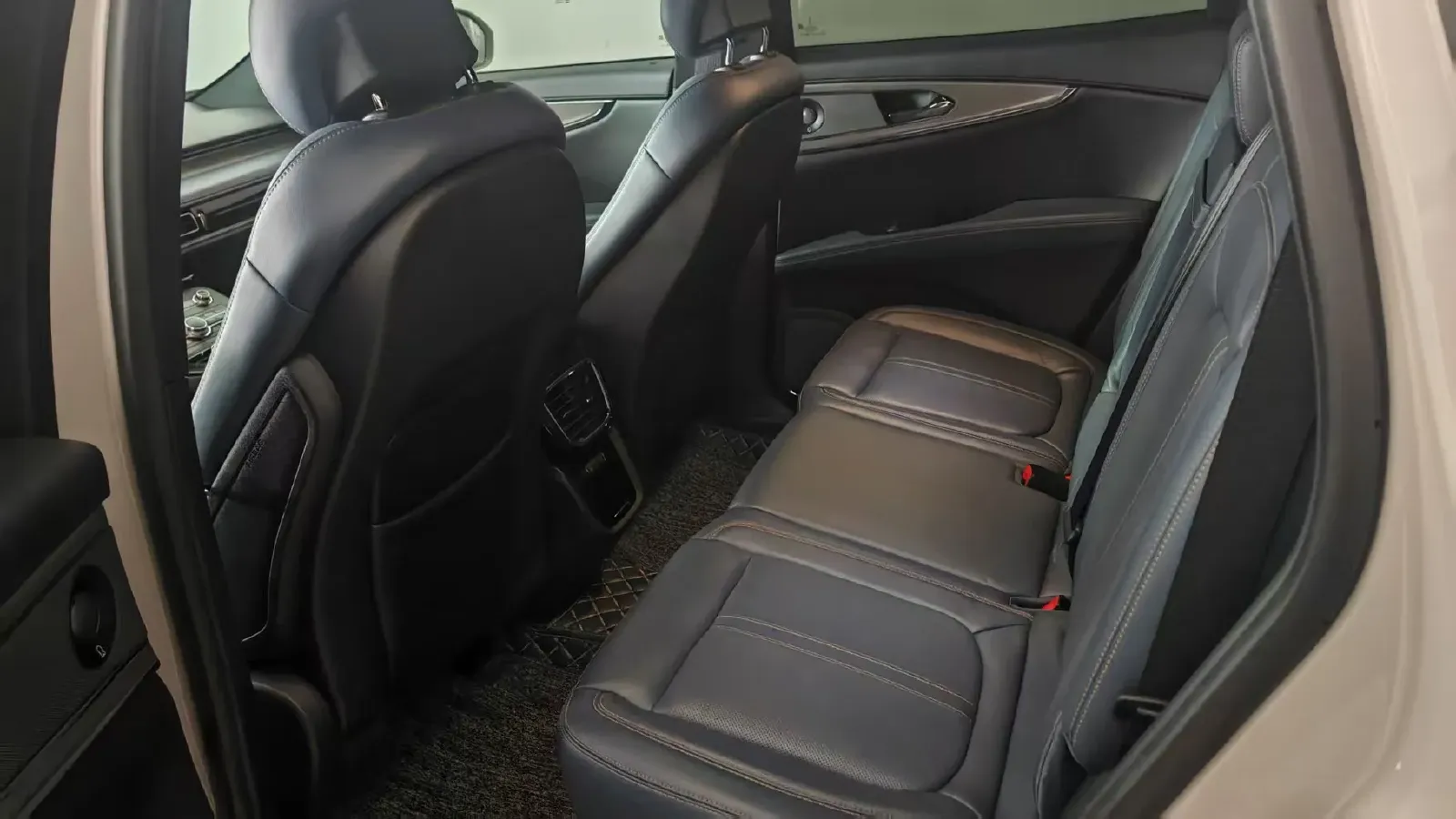 2021 Lincoln Nautilus 2.7T 322HP V6 8AT,autocango,china used car exporter,china ev exporter,chinese used car exporter,chinese used ev exporter