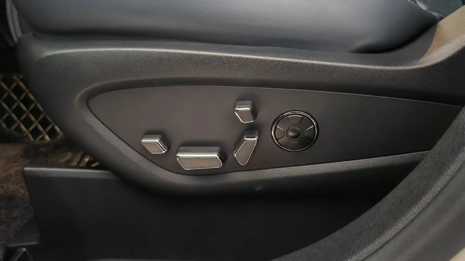 2021 Lincoln Nautilus 2.7T 322HP V6 8AT,autocango,china used car exporter,china ev exporter,chinese used car exporter,chinese used ev exporter