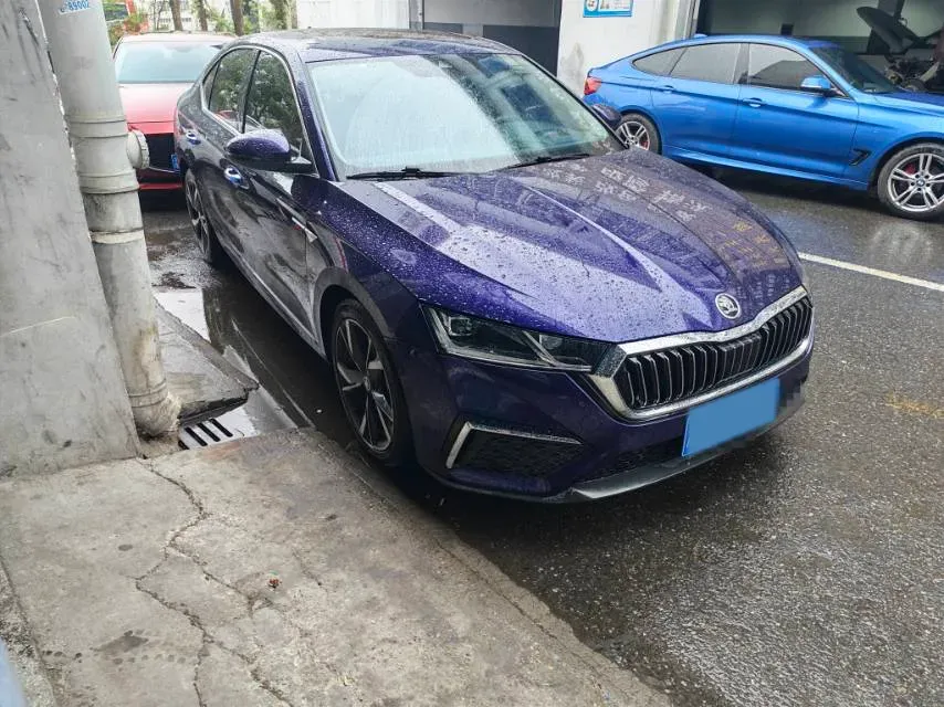 2021 Skoda Octavia 1.4T 150HP L4 7DCT,autocango,china used car exporter,china ev exporter,chinese used car exporter,chinese used ev exporter