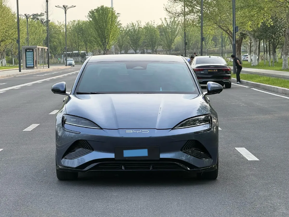 2022 AITO AITO M5 Range Extended 125HP REEV 40KWH,autocango,china used car exporter,china ev exporter,chinese used car exporter,chinese used ev exporter