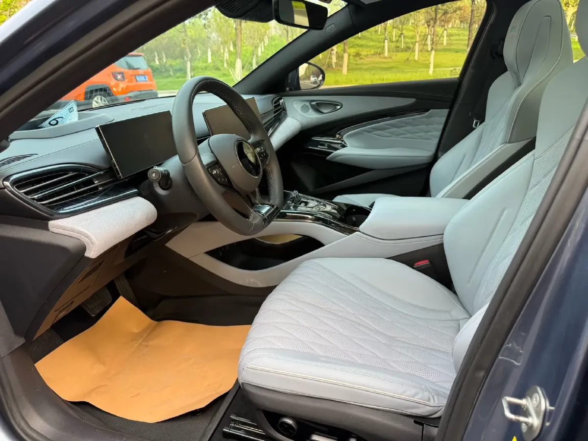 2022 AITO AITO M5 Range Extended 125HP REEV 40KWH,autocango,china used car exporter,china ev exporter,chinese used car exporter,chinese used ev exporter